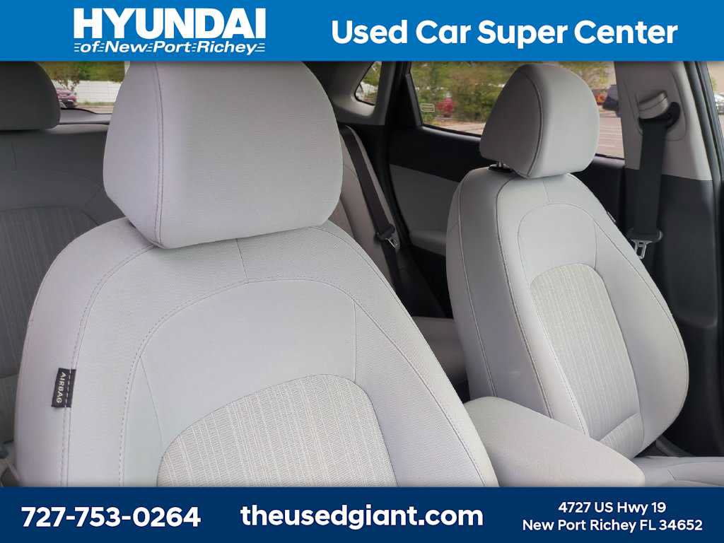 Used 2023 Hyundai Kona SEL FWD image 6