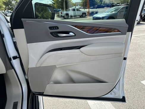 Used 2024 Cadillac Escalade ESV Sport Platinum AWD/4WD image 41