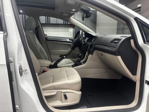 Used 2017 Volkswagen Golf Alltrack SE AWD/4WD image 27
