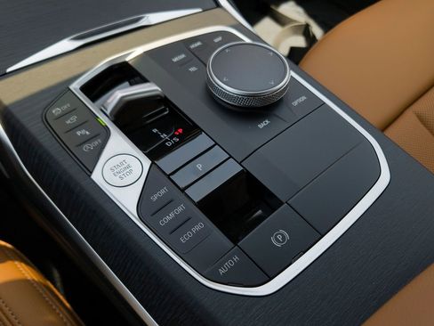 New 2026 BMW 330i Sedan w/ Convenience Package RWD image 10