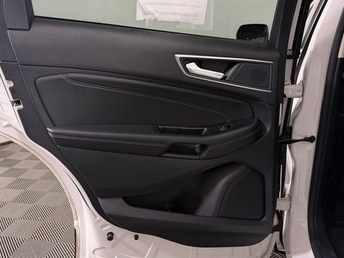 Used 2019 Ford Edge Titanium w/ Cold Weather Package AWD/4WD image 29