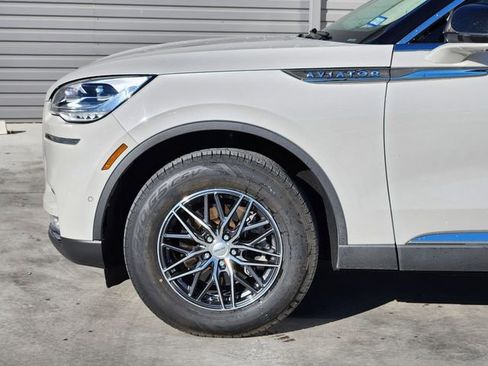 Used 2023 Lincoln Aviator Reserve w/ Equipment Group 201A image 10