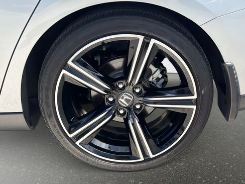 Used 2024 Honda Accord Sport image 9