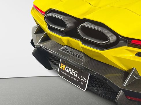 Used 2025 Lamborghini Revuelto AWD/4WD image 17
