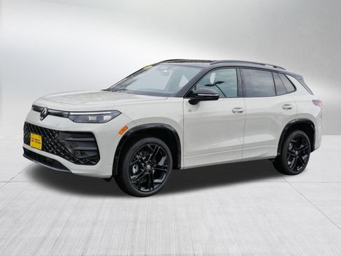 New 2026 Volkswagen Tiguan SE R-Line image 2