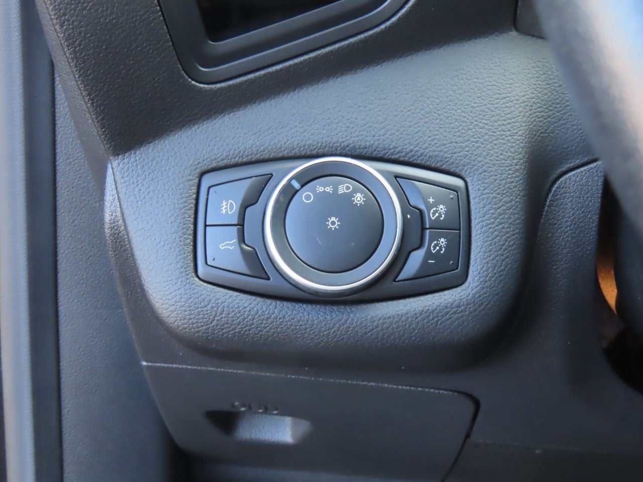 Used 2018 Ford Escape SE w/ SE Sport Appearance Package FWD image 25