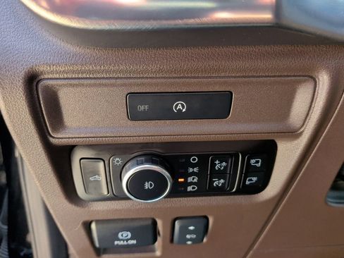 Used 2025 Ford F150 King Ranch w/ FX4 Off-Road Package AWD/4WD image 16
