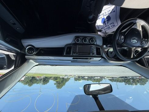 Used 2015 Toyota RAV4 LE FWD image 10