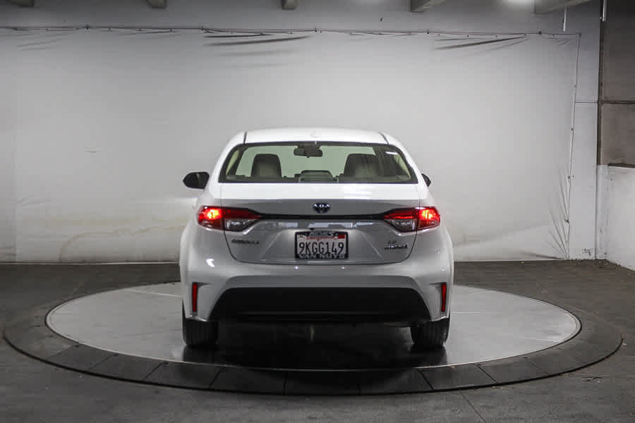 Used 2024 Toyota Corolla LE FWD image 5