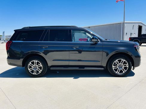 Used 2025 Ford Expedition Active AWD/4WD image 47
