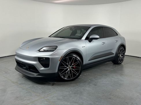 Used 2025 Porsche Macan 4S Electric image 1