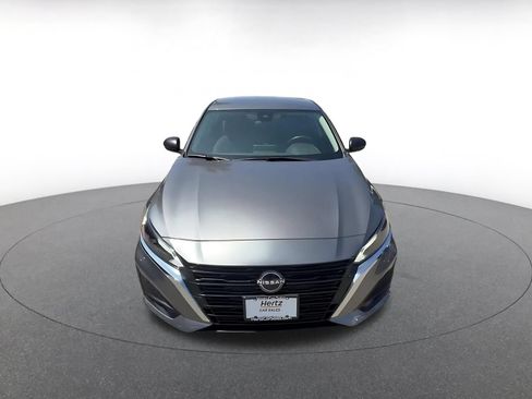 Used 2025 Nissan Altima 2.5 SV FWD image 4