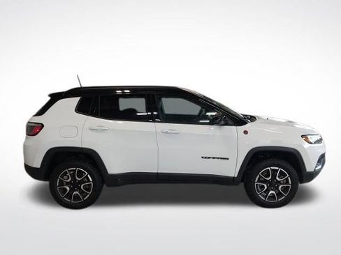Used 2024 Jeep Compass Trailhawk w/ Trailhawk Convenience Group image 30