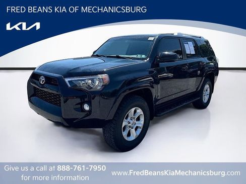 Used 2018 Toyota 4Runner SR5 AWD/4WD image 3