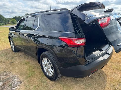Used 2021 Chevrolet Traverse LT FWD image 15