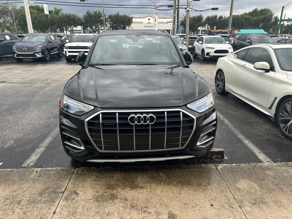 Used 2021 Audi Q5 2.0T Premium w/ Convenience Package AWD/4WD image 2