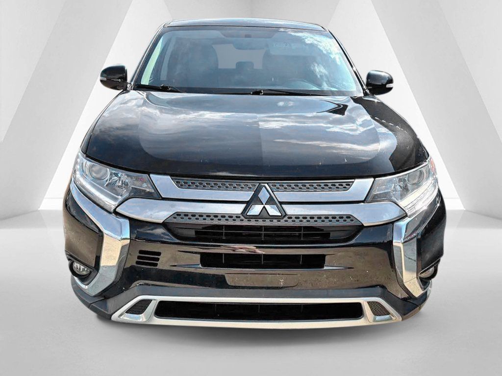 Used 2019 Mitsubishi Outlander FWD image 2