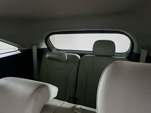 Used 2024 Kia Sorento S w/ Panoramic Sunroof Package image 28