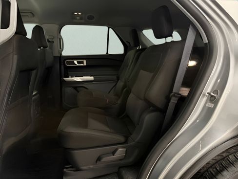 Used 2023 Ford Explorer XLT image 16