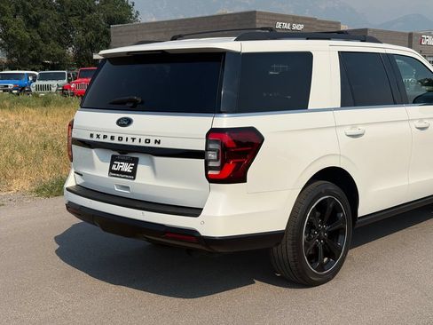Used 2023 Ford Expedition Limited RWD image 10