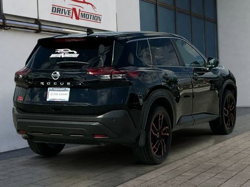 Used 2021 Nissan Rogue S image 5