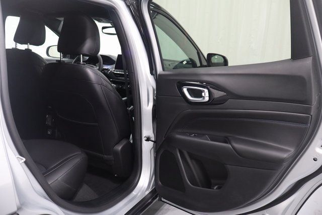 Used 2026 Jeep Compass Limited AWD/4WD image 18