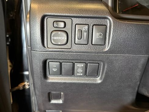 Used 2021 Toyota 4Runner SR5 AWD/4WD image 19