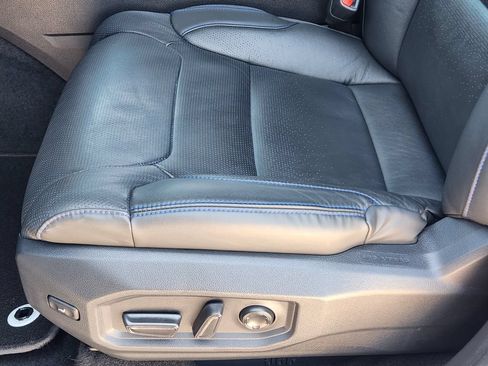 Used 2025 Toyota Sequoia Platinum AWD/4WD image 24