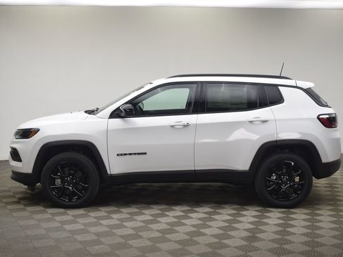 New 2026 Jeep Compass Latitude image 14