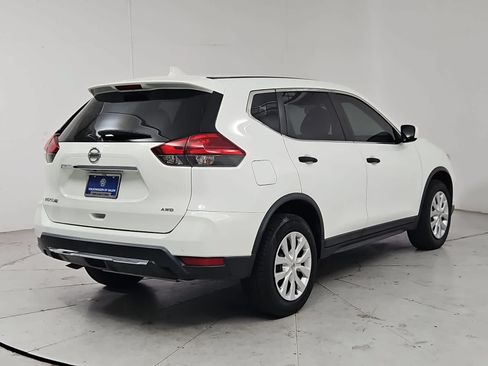 Used 2017 Nissan Rogue S AWD/4WD image 6
