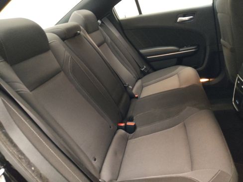 Used 2022 Dodge Charger SXT w/ Driver Convenience Group image 19