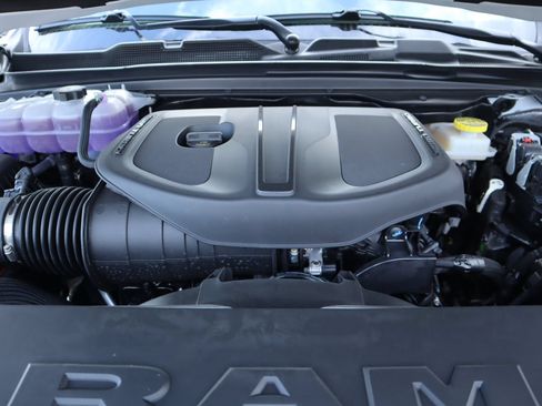 New 2026 RAM 1500 Express AWD/4WD image 18