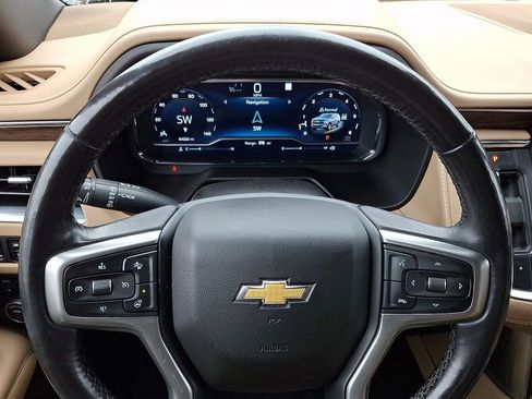 Used 2022 Chevrolet Suburban Premier image 21