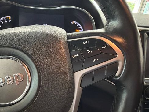 Used 2018 Jeep Grand Cherokee Limited AWD/4WD image 10