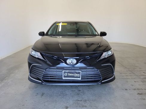 Used 2022 Toyota Camry LE FWD image 2
