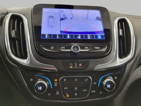 Used 2023 Chevrolet Equinox Premier image 14