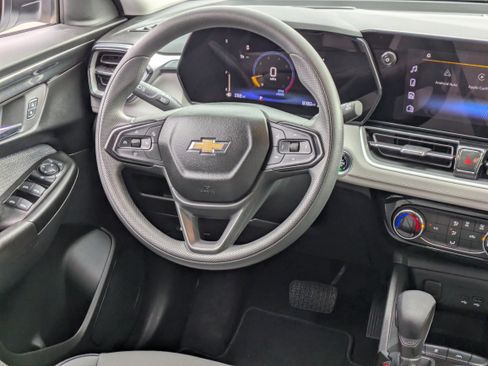 Used 2024 Chevrolet TrailBlazer LT w/ Driver Confidence Package image 16