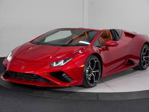 Used 2021 Lamborghini Huracan EVO image 5