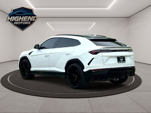 Used 2021 Lamborghini Urus image 4