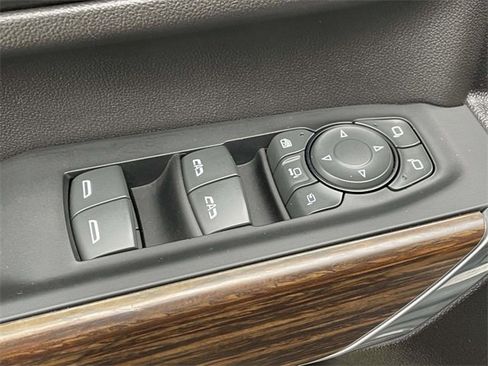 Used 2023 Chevrolet Silverado 2500 High Country w/ Z71 Off-Road Package image 19