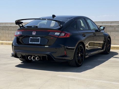 Used 2025 Honda Civic Type R image 10