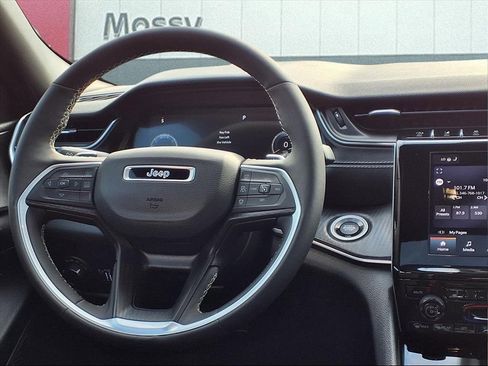 Used 2024 Jeep Grand Cherokee L Altitude image 18