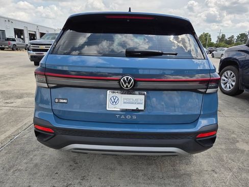 Used 2025 Volkswagen Taos S FWD image 4