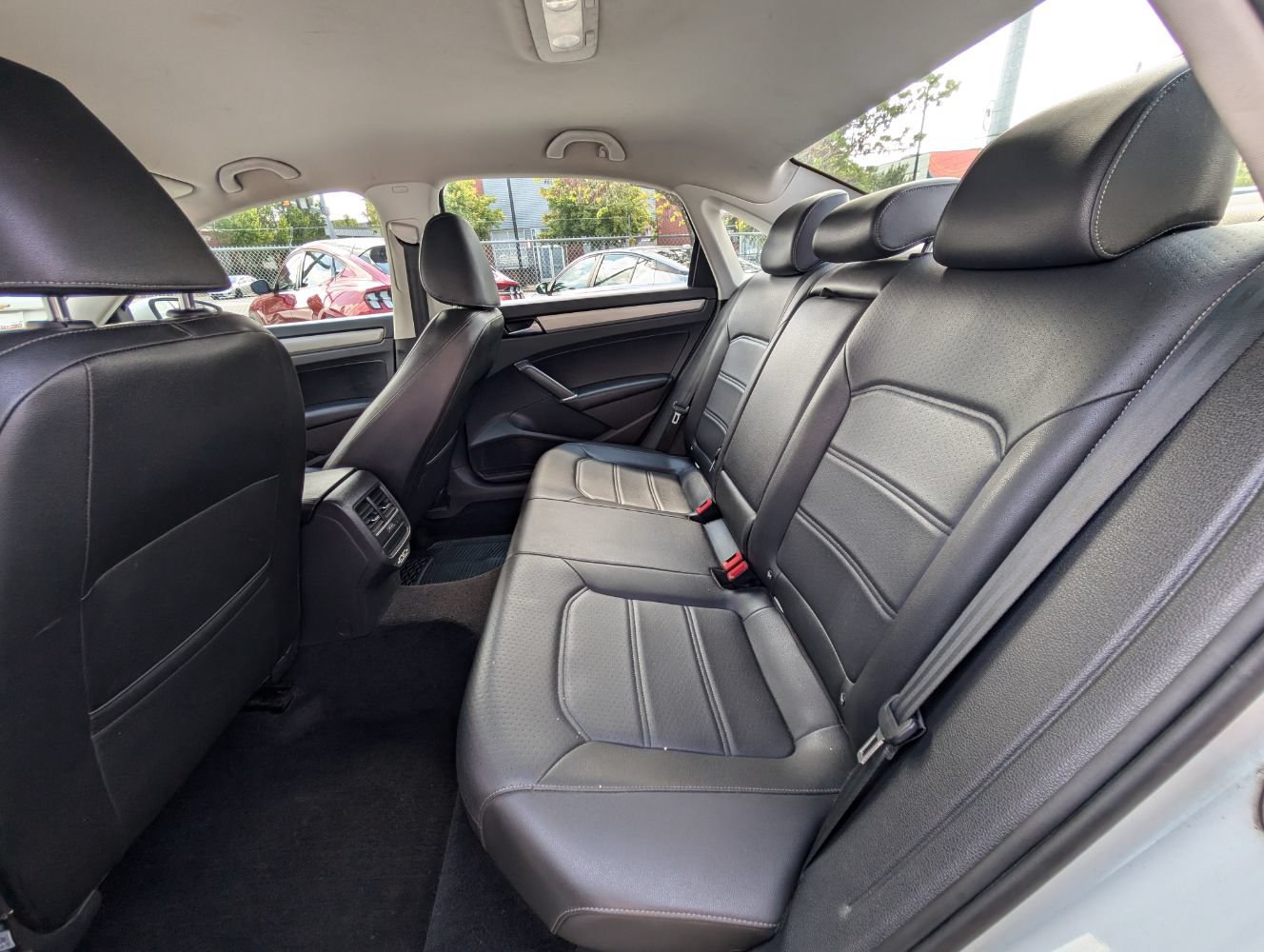 Used 2020 Volkswagen Passat 2.0T SE FWD image 17