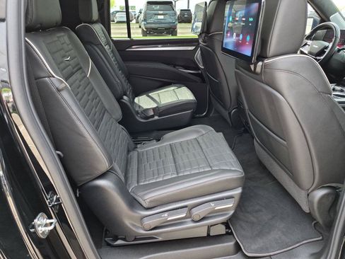 New 2026 Cadillac Escalade ESV V w/ LPO, ONYX Package AWD/4WD image 30