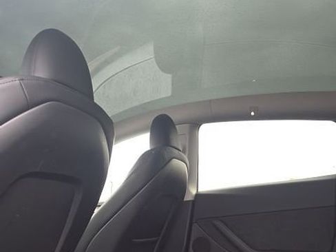 Used 2024 Tesla Model Y Long Range image 9