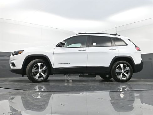 Used 2022 Jeep Cherokee Limited image 26