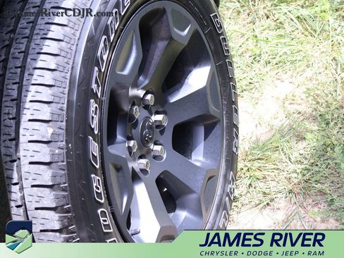 Used 2025 RAM 1500 Big Horn AWD/4WD image 25