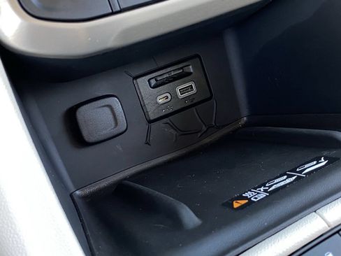 Used 2021 GMC Acadia Denali w/ Denali Technology Package FWD image 31