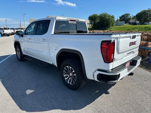 Used 2021 GMC Sierra 1500 AT4 w/ AT4 Value Package AWD/4WD image 2